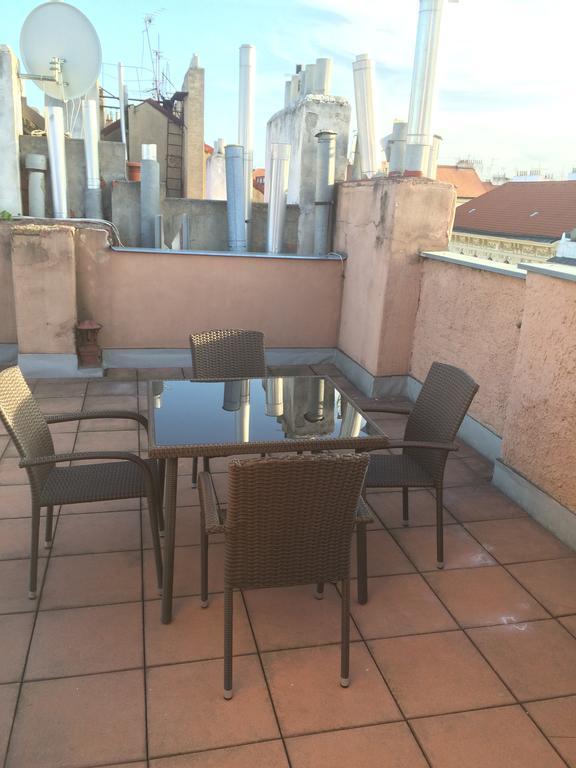 Penthouse Apartment In Vinohrady Prag Exteriör bild